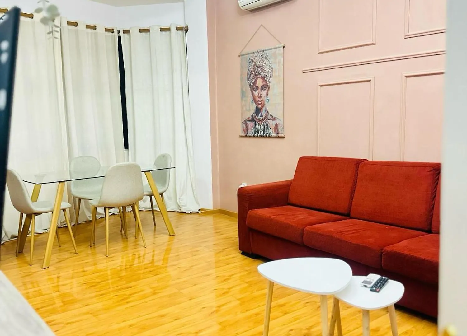 Sunlight & Comfort Flat 4 Pax Tirana Apartmán